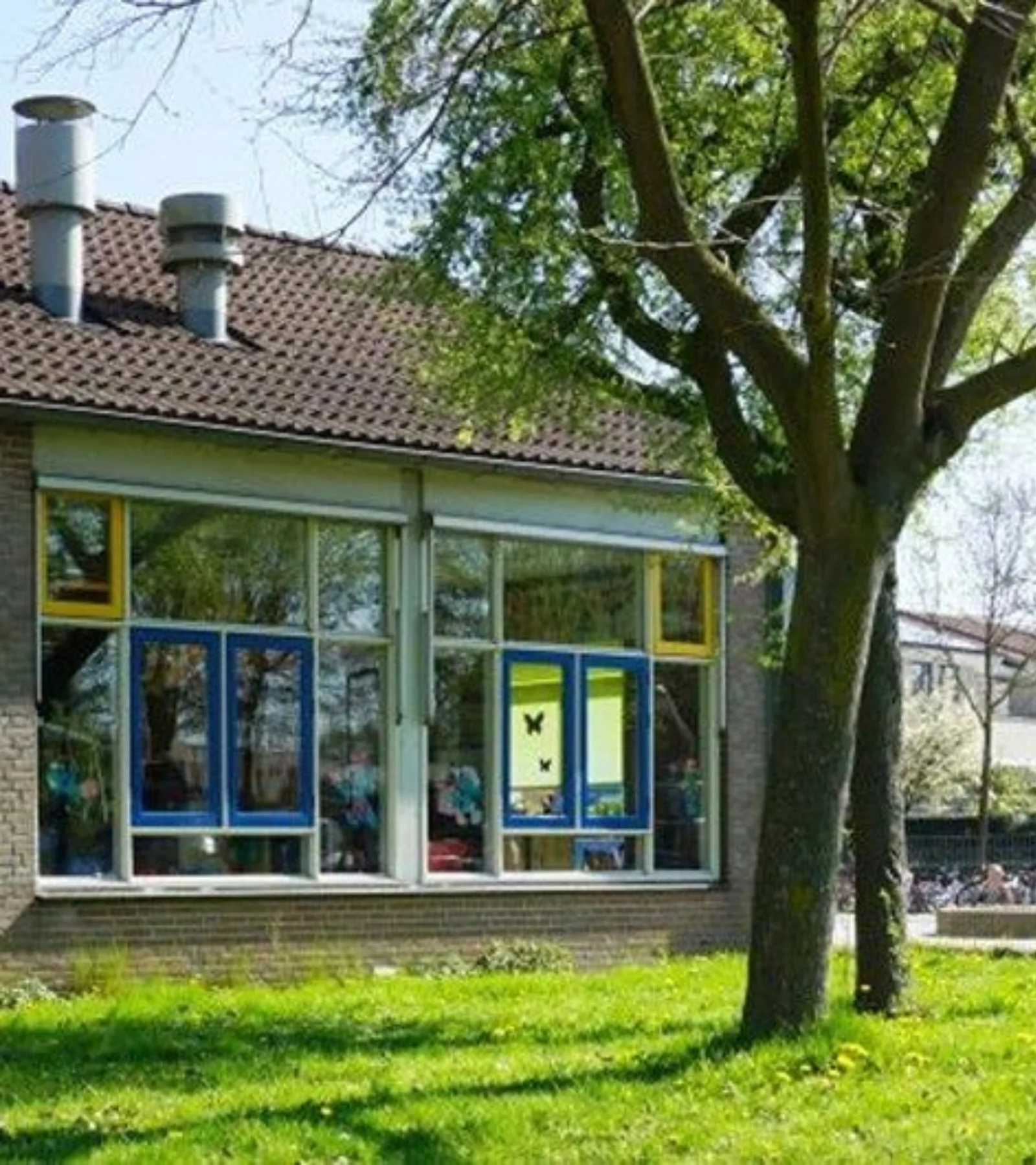 Foto van het schoolgebouw van oudervereniging 't Schoolhuys in Houten